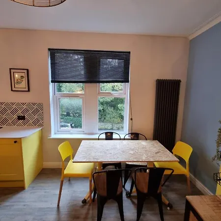 Appartamento Park Mount Residences - Luxury 3 Bedroom Flat In With Free Parking *