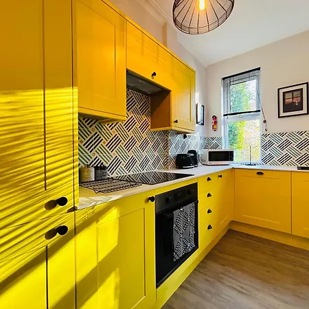 Park Mount Residences - Luxury 3 Bedroom Flat In With Free Parking *