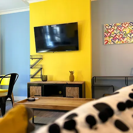 Appartamento Park Mount Residences - Luxury 3 Bedroom Flat In With Free Parking *